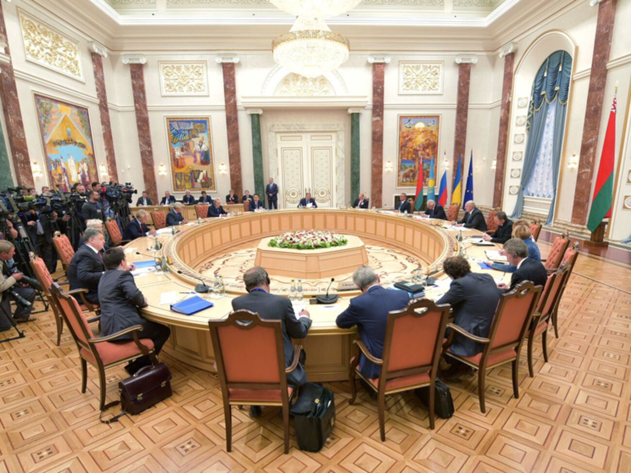 Контактная группа взяла перерыв на час