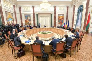 Контактная группа взяла перерыв на час