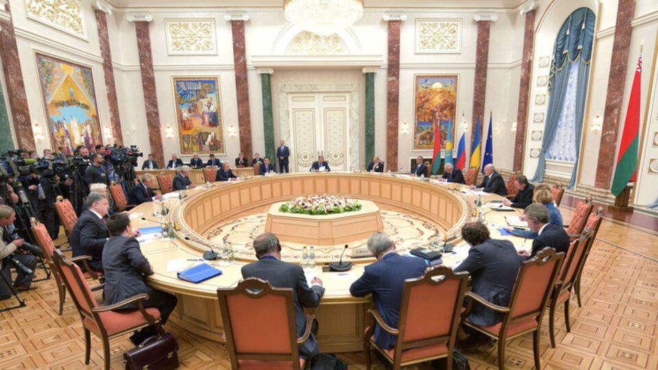 Контактная группа взяла перерыв на час