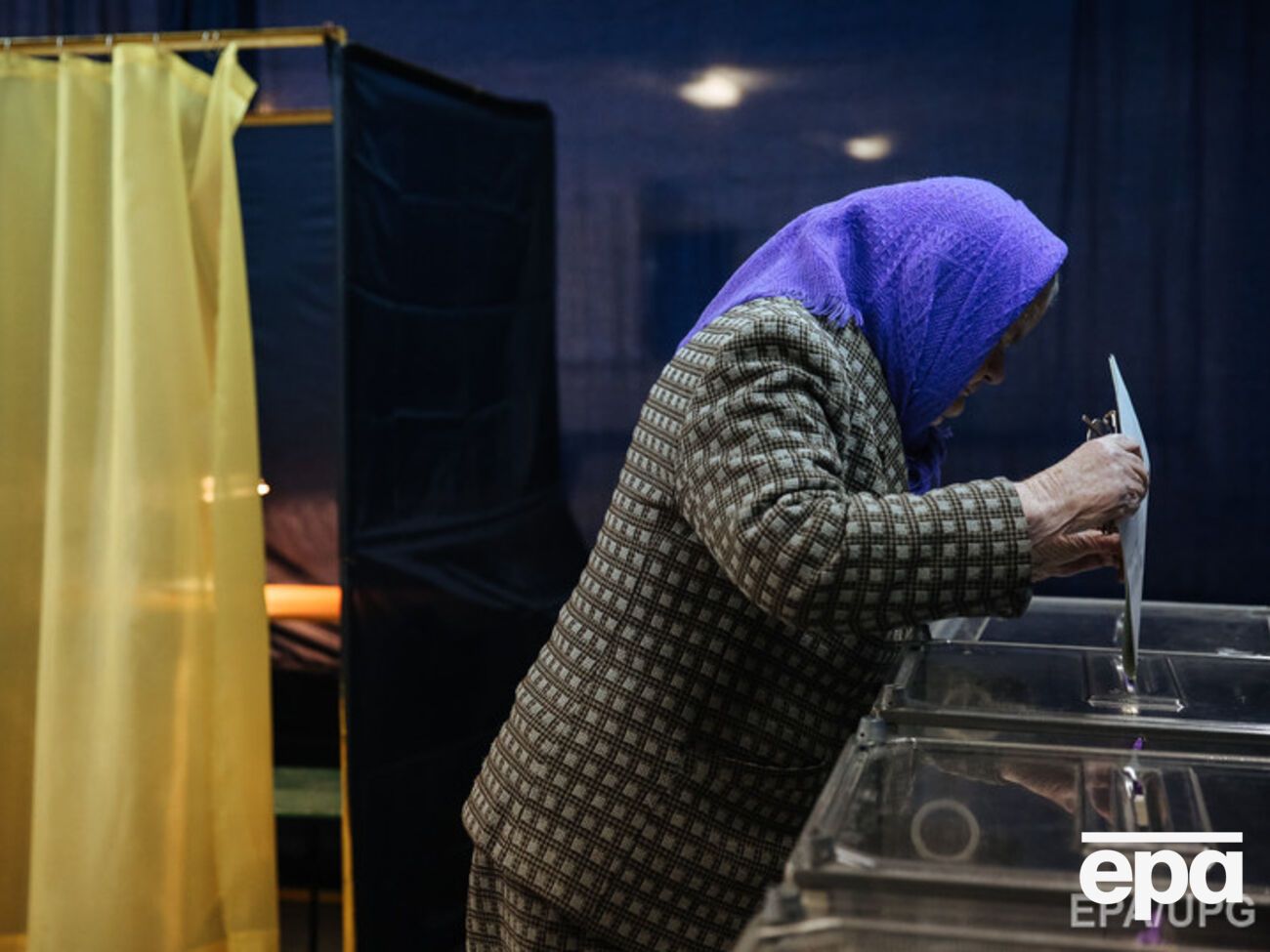 Гройсман пригласил на местные выборы наблюдателей ПА НАТО