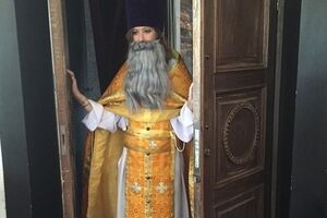 Полиция проверит, законно ли фото Ксении Собчак в образе священнослужителя