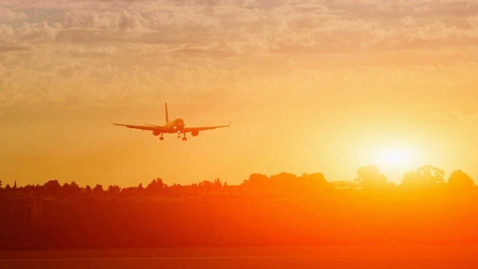 Пилот не заметил запрещающих посадку знаков