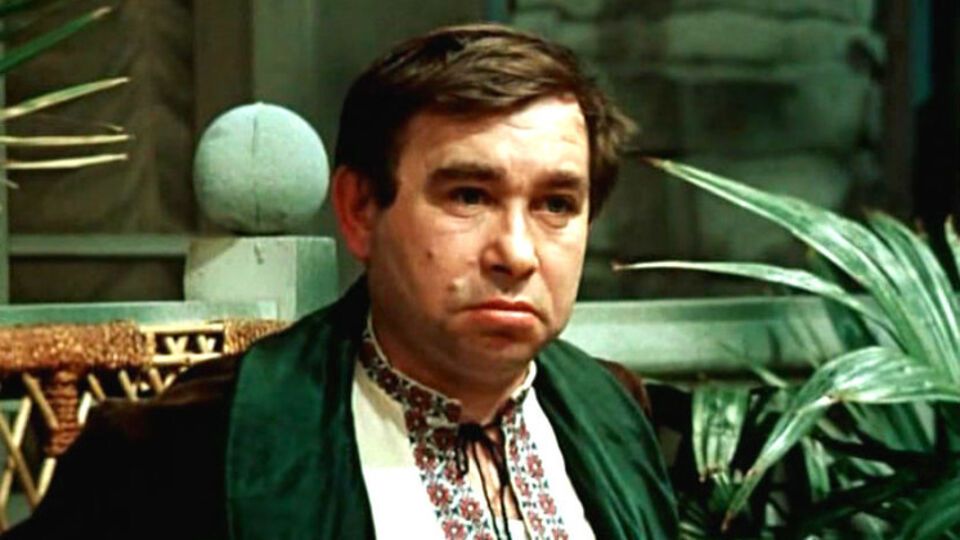 Неделю назад актера госпитализировали с инсультом