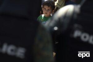 Власти Венгрии заявляют, что остановить поток мигрантов не удается