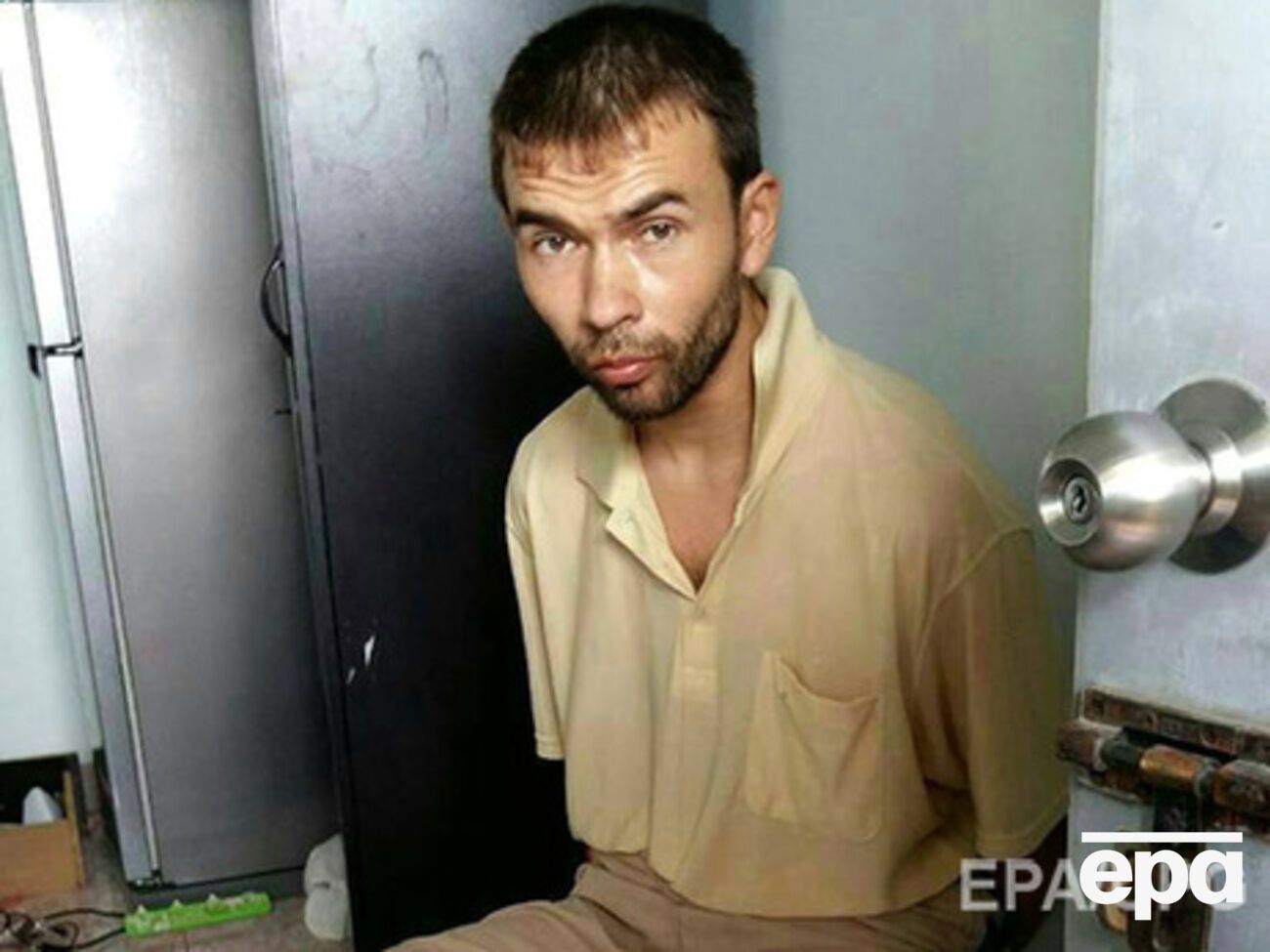 Задержанный не похож на мужчину, который запечатлен на видеозаписи камер наблюдения