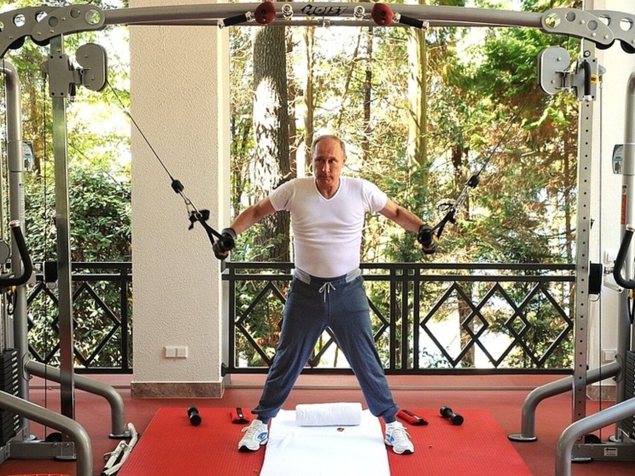 Путин и Медведев провели "неформальную встречу"