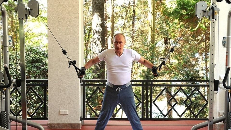 Путин и Медведев провели "неформальную встречу"