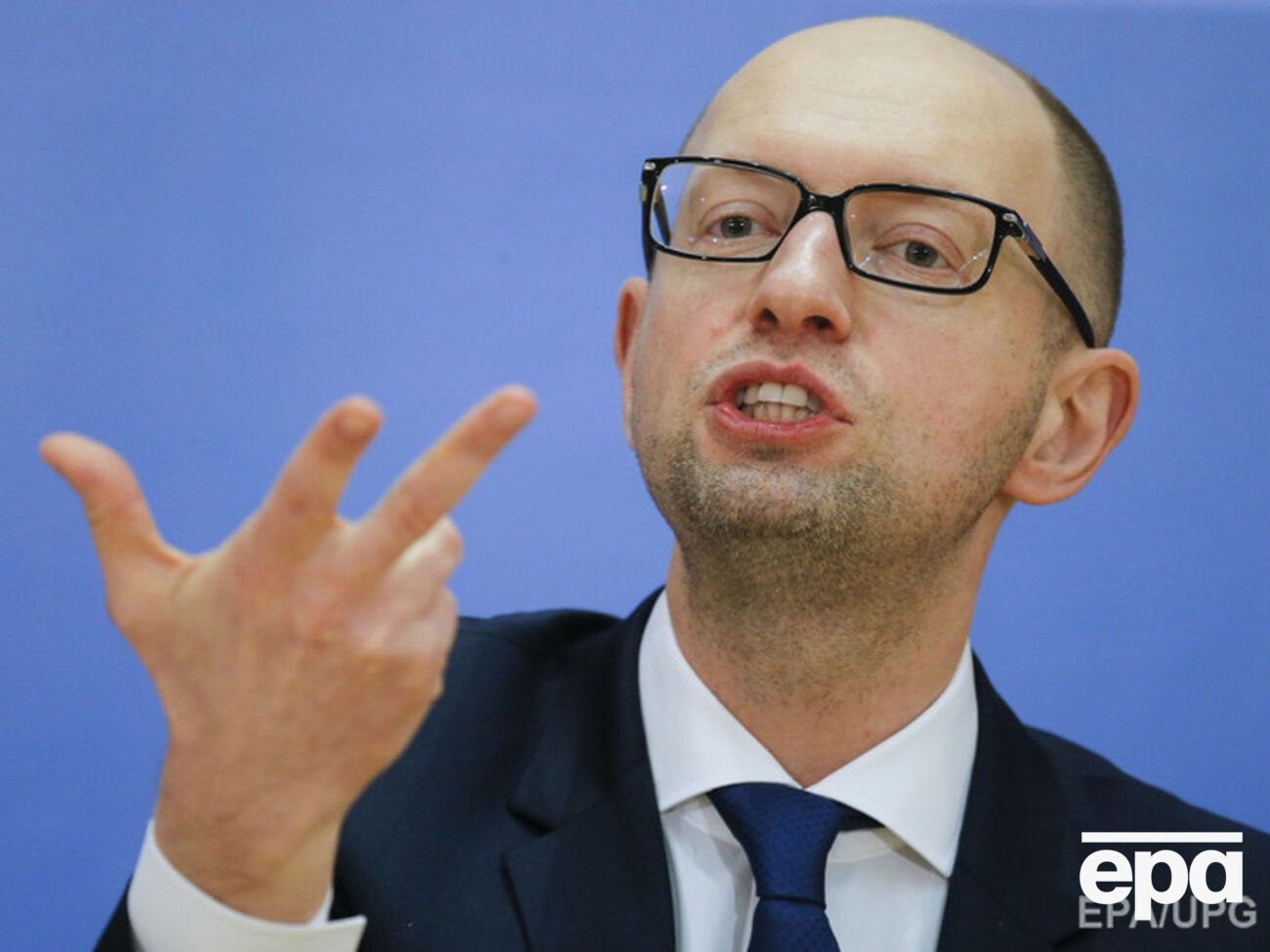 Яценюк заявил о повышении зарплат и пенсий