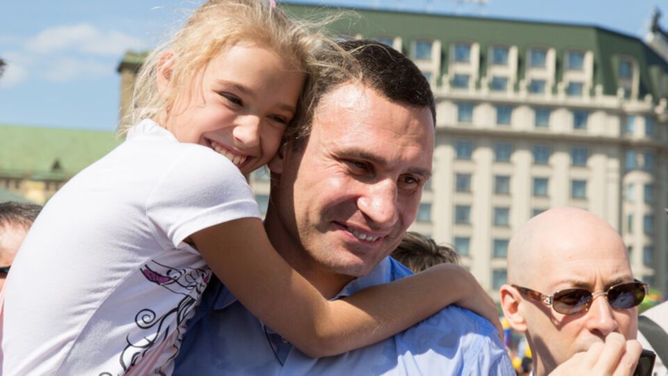 Мэр Киева на открытии Почтовой площади