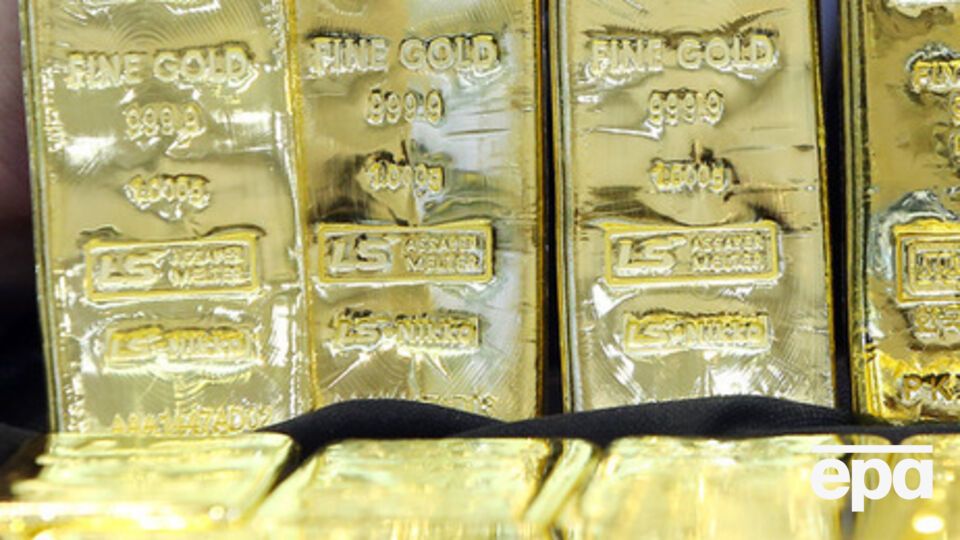 Россия накапливает золотовалютные резервы но обрушила курс рубля