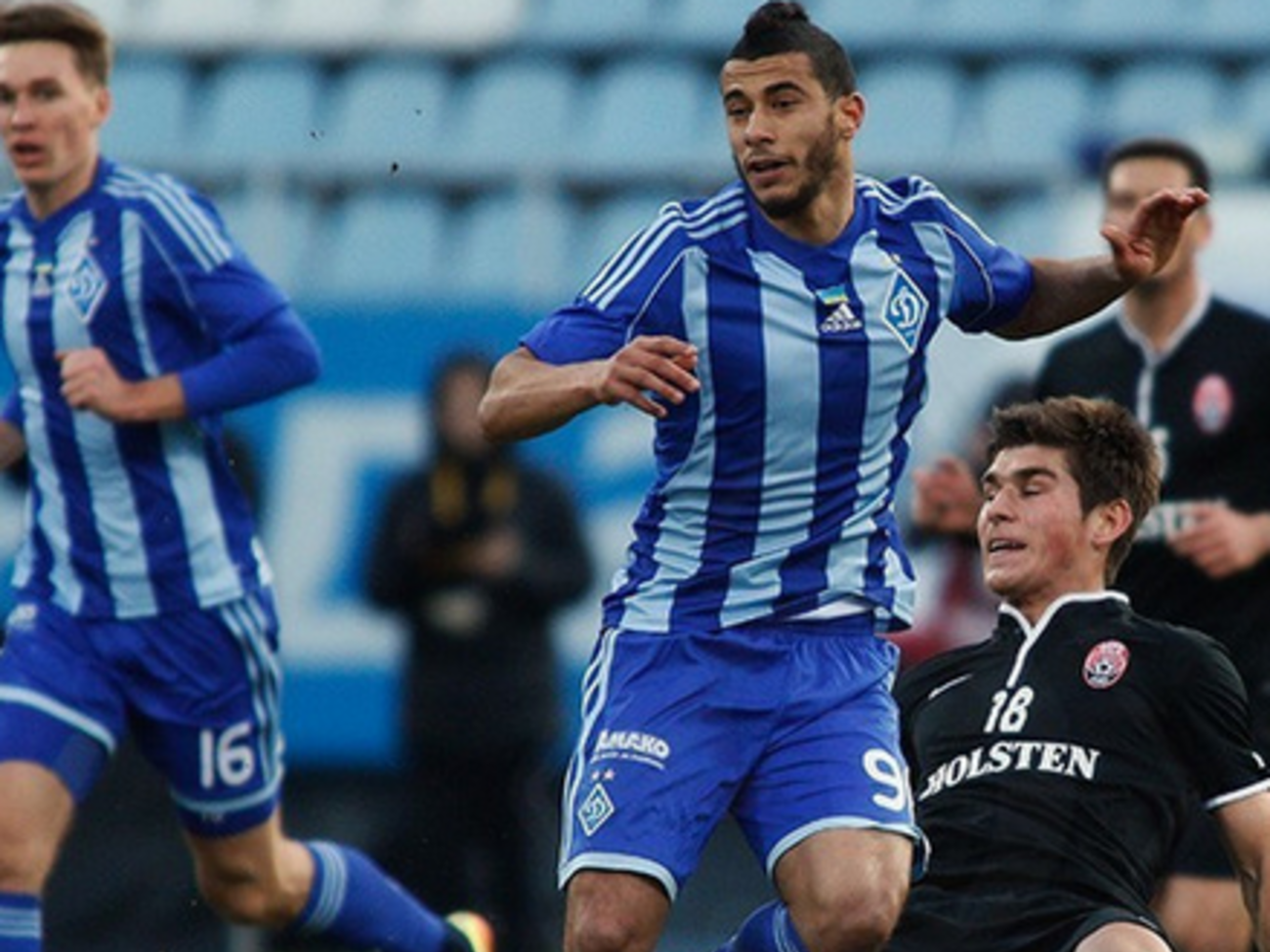 Киевское "Динамо" остается лидером чемпионата