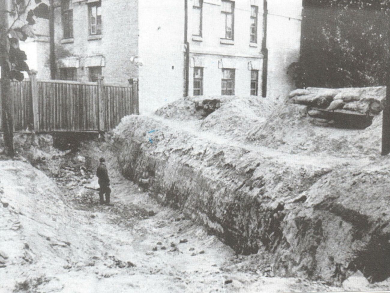 Противотанковый ров на улице Дегтярной, 1941 год