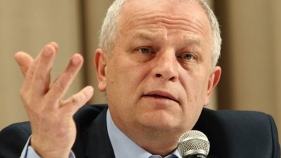 Изменения в Конституцию представит Кубив