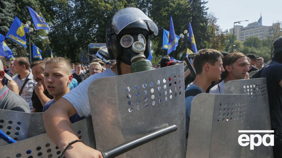 В столкновениях протестующих с милицией в Киеве пострадали журналисты