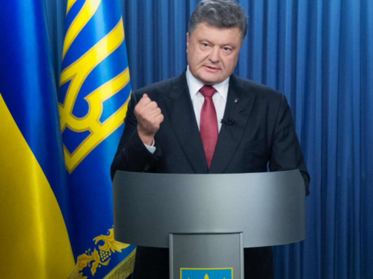 Порошенко: Если Москва не опомнится, осенью будут продлены персональные санкции, а в начале следующего года – и секторальные