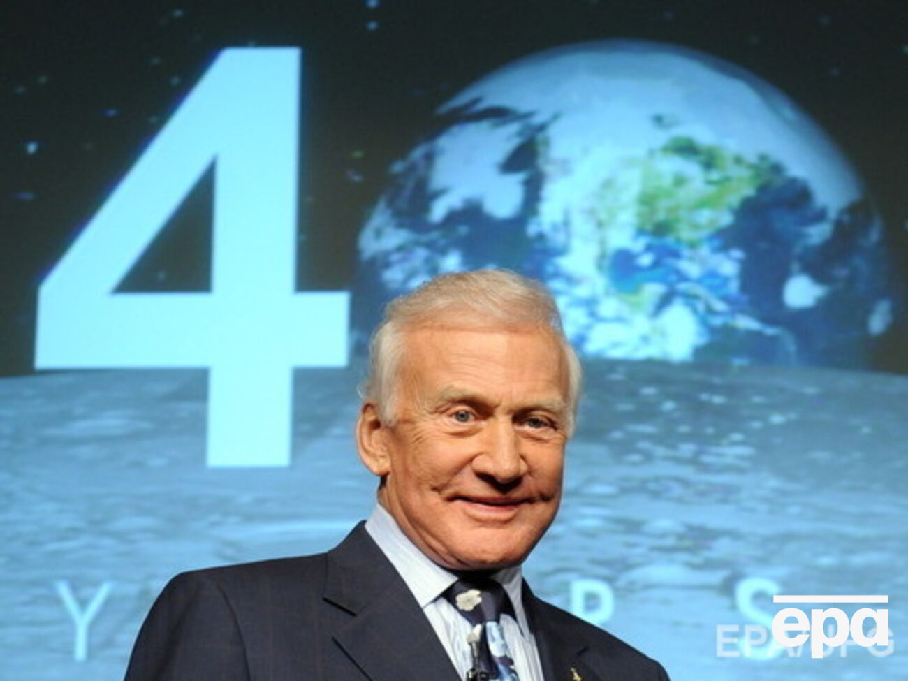 Олдрин обнародовал документы со своей лунной командировки