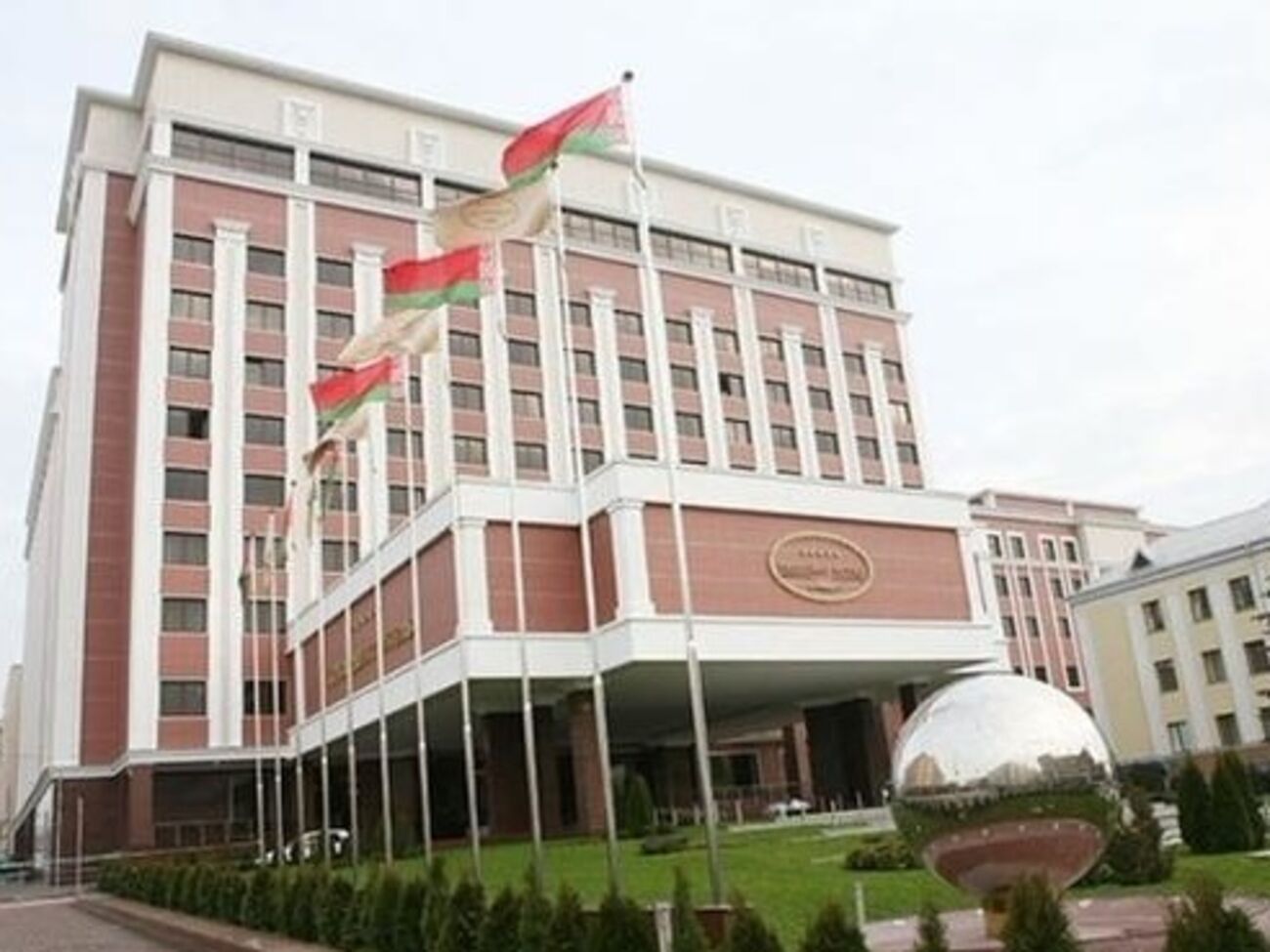 Переговоры в Минске продолжаются