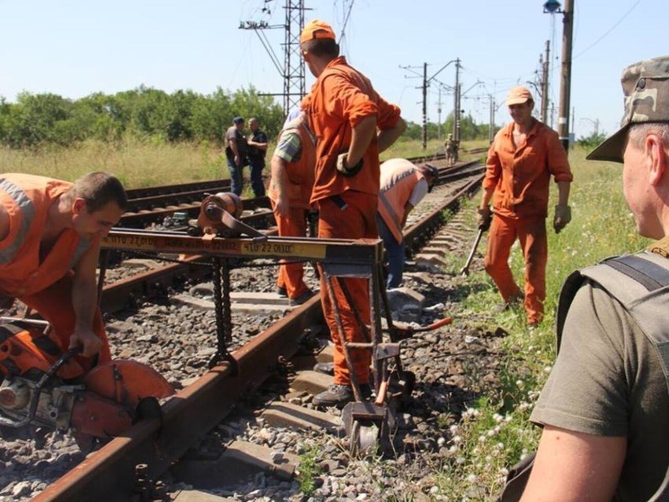 Восстановление железнодорожной колеи&nbsp;между станциями Майорск и Курдюмовка