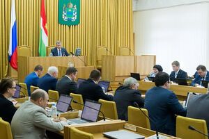 На заседании правительства Калужской области Анатолий Артамонов призвал местных жителей отказаться от варенья