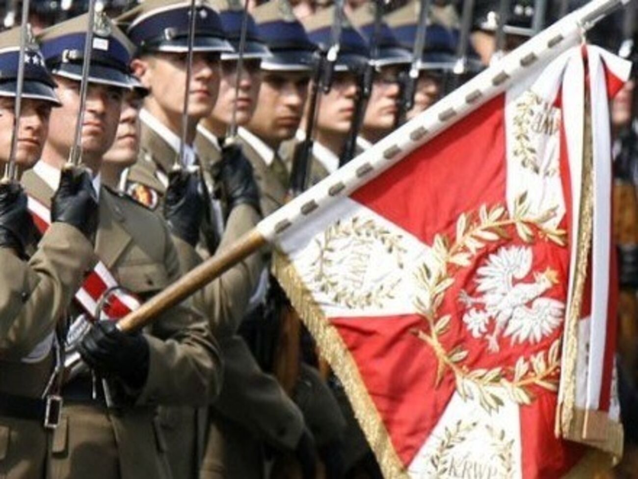 Польские солдаты и правоохранители будут получать больше денег