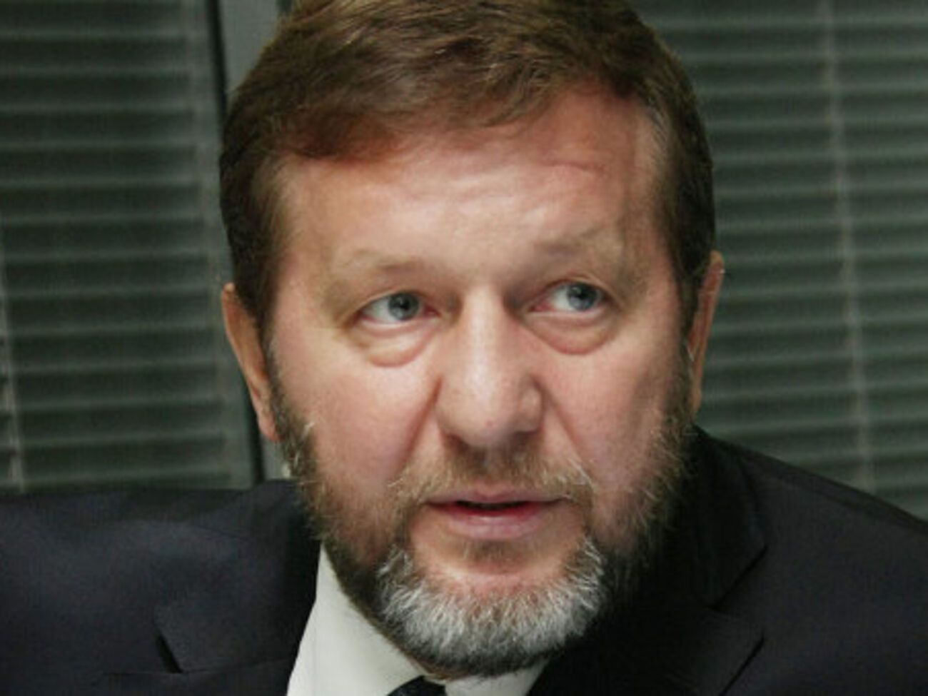 Кох о часах Пескова: Он госслужащий. Они там у себя напридумывали кучу правил о декларировании и прозрачности. Пусть отчитается перед людьми по этим своим правилам