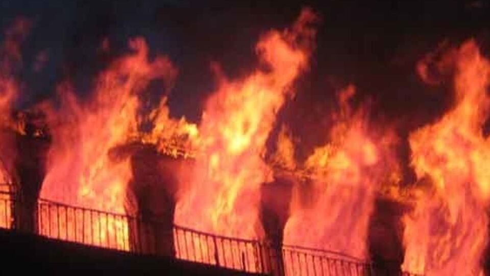 Дым от пожара на рынке Элиава был виден из любой точки Тбилиси