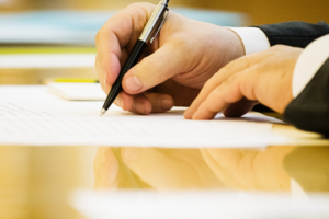 Порошенко подписал закон, запрещающий работникам Антикоррупционного бюро быть членами политических партий