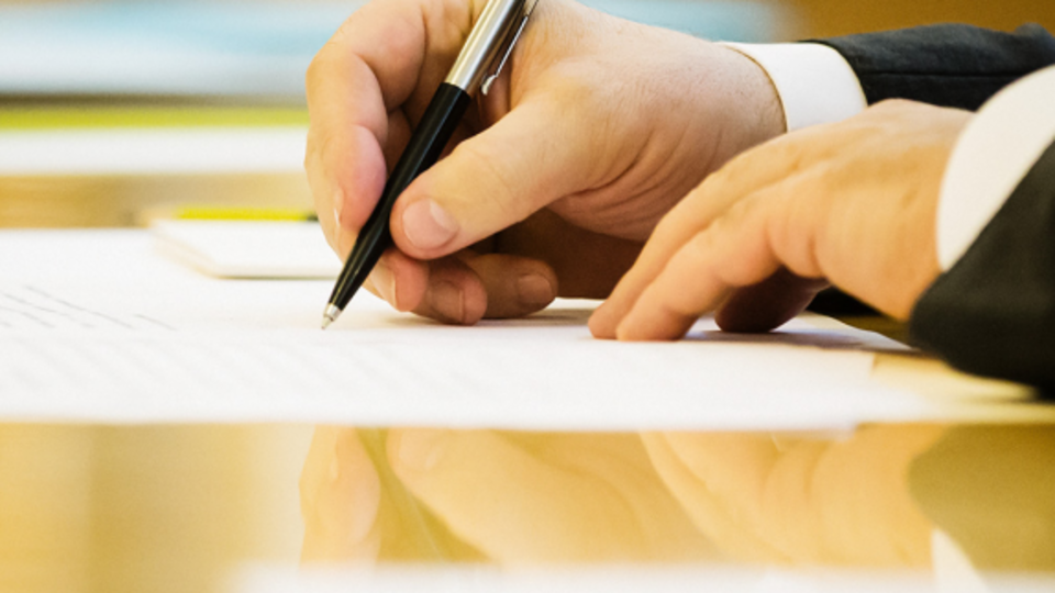 Порошенко подписал закон, запрещающий работникам Антикоррупционного бюро быть членами политических партий