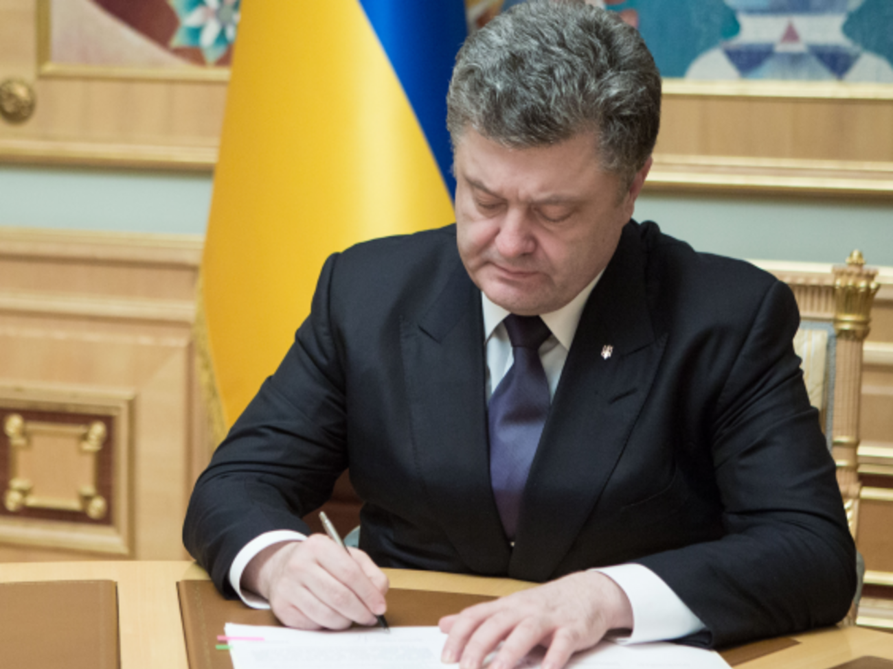 Порошенко подписал закон о научном и технологическом сотрудничестве Украины с ЕС