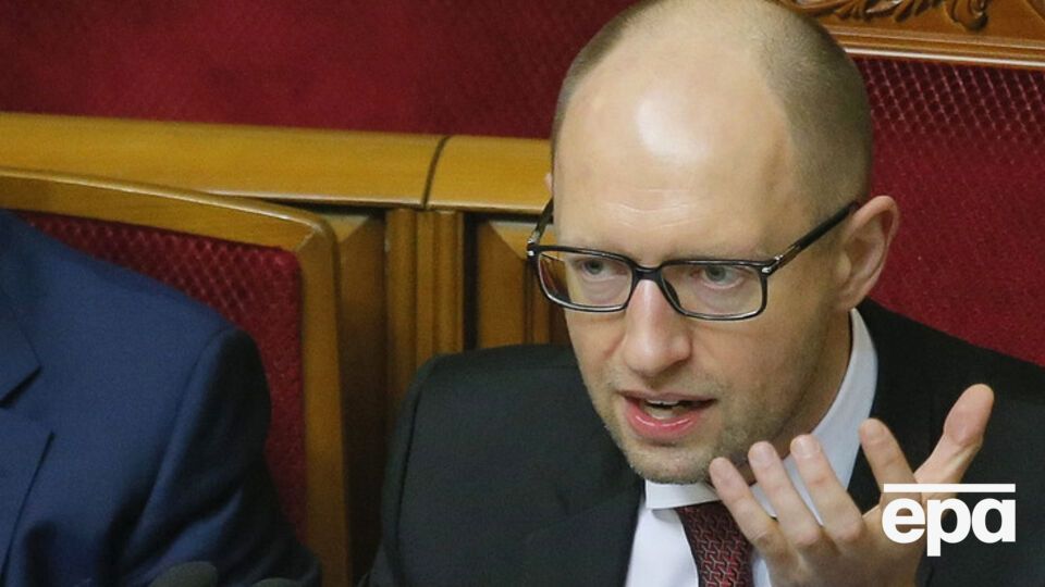 Яценюк поручил проверить 10 госпредприятий