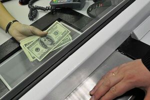 При обысках в незаконных обменных пунктах изъято $3,7 млн