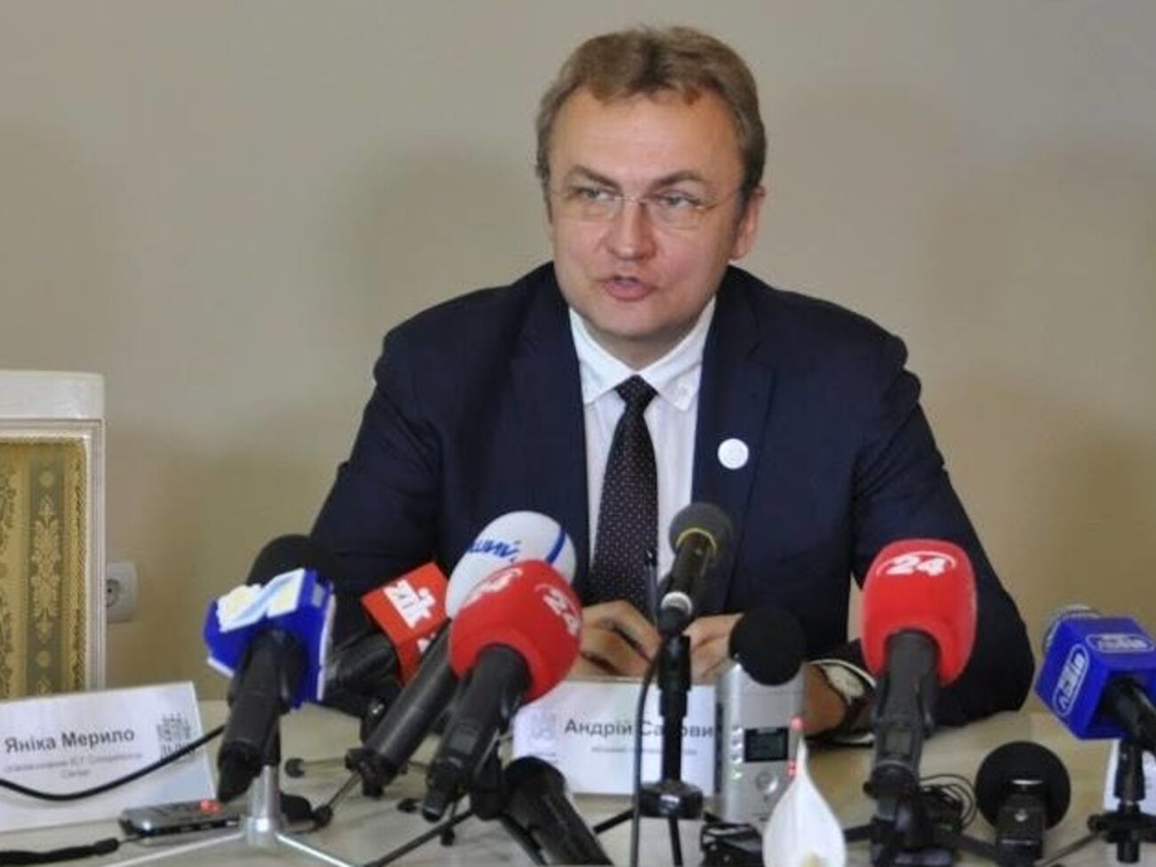 Андрей Садовый заявил, что обстрелы его дома во Львове до сих пор не расследованы
