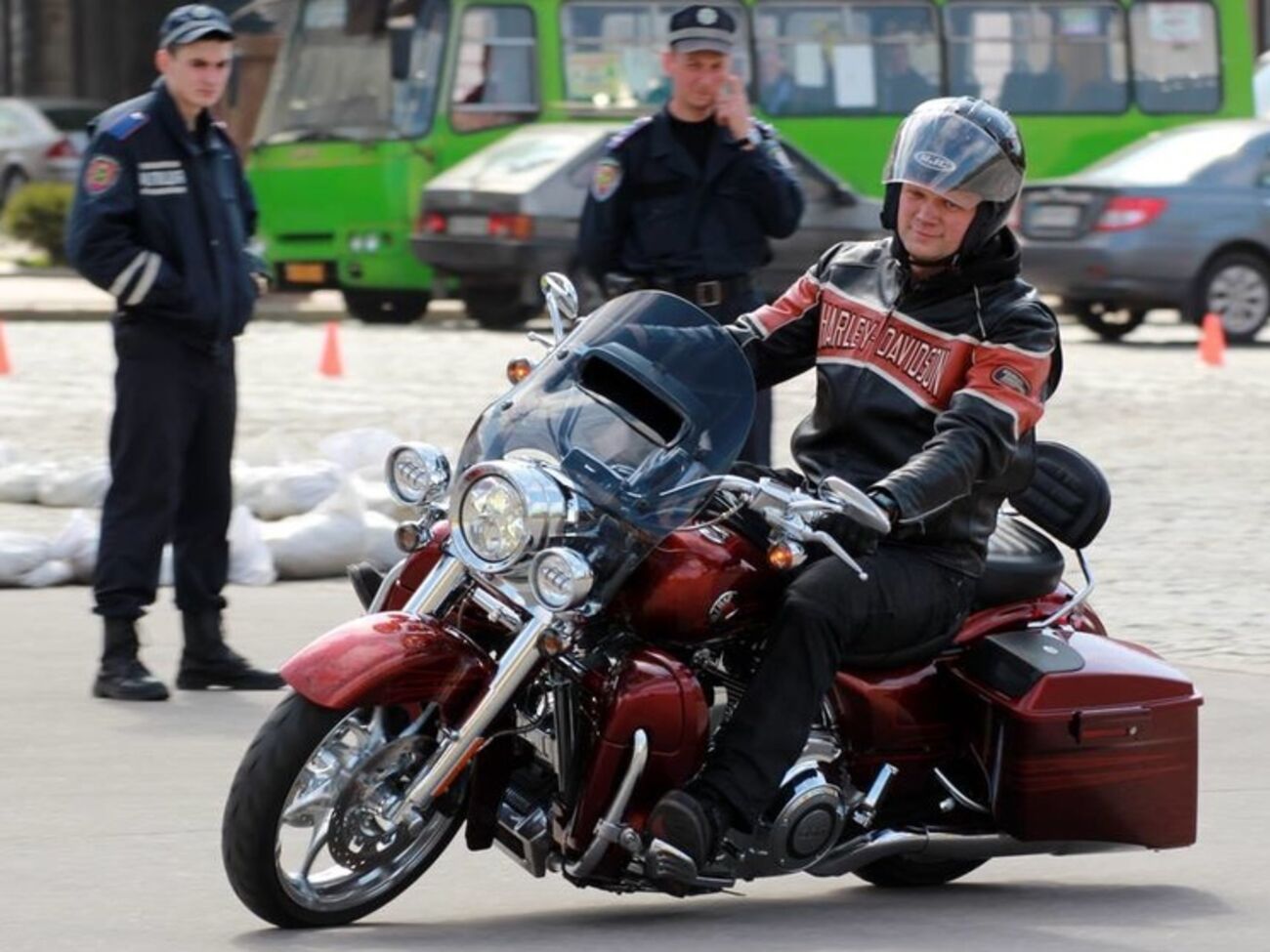 Игорь Швайка рассказал, что кроме мотоцикла, у него есть автомобиль Bentley и велосипед