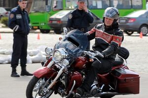 Игорь Швайка рассказал, что кроме мотоцикла, у него есть автомобиль Bentley и велосипед