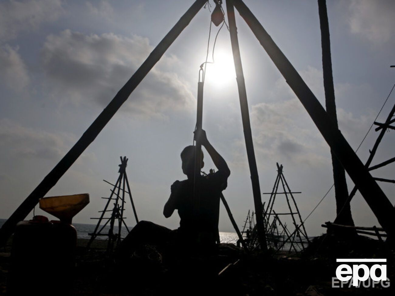 Цена на нефть марки Brent опустилась до минимума за семь месяцев