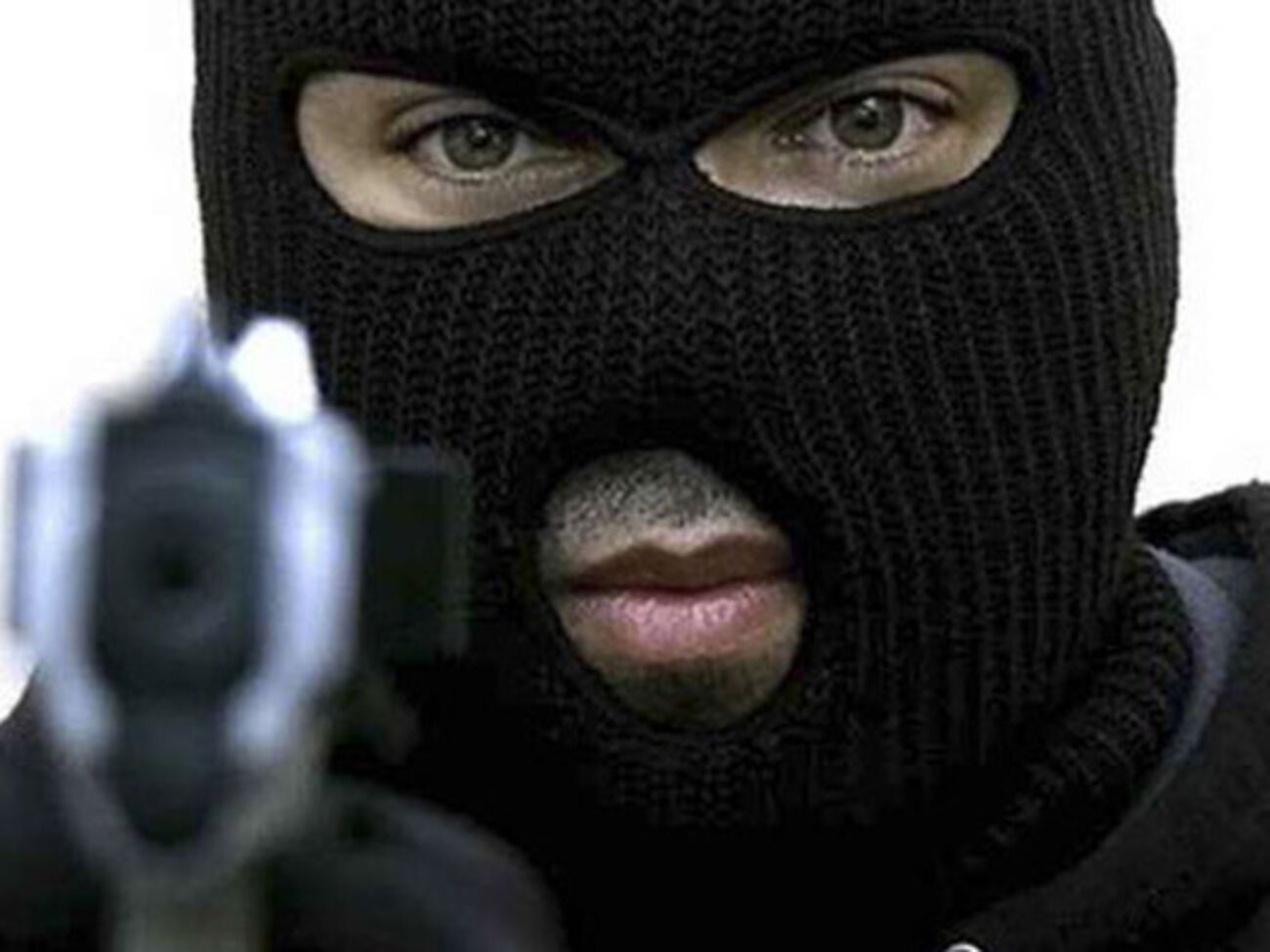 Грабитель на киевской АЗС взял всего 500 гривен