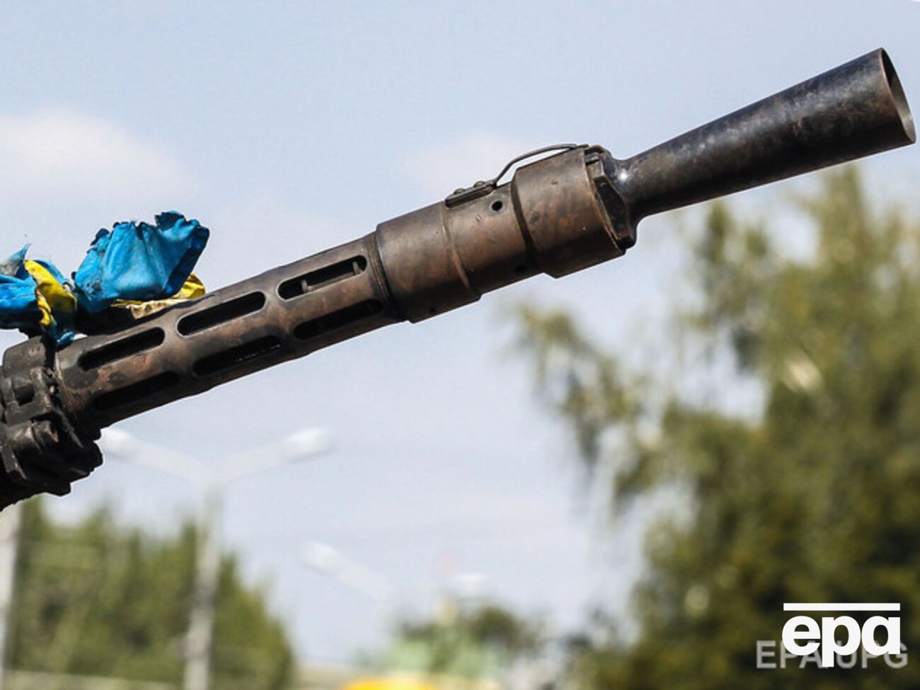 Обстрелы украинских позиций на Донбассе продолжаются