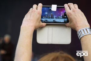 Британцы предпочитают смартфоны и увлекаются селфи