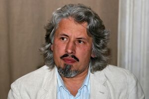 Сорокин: К счастью, я внутренне не взрослею и не чувствую возраста. Поэтому будущее для меня — по-прежнему tabula rasa