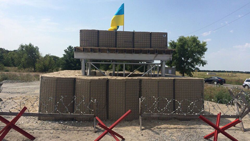 По данным милиции, собрать такой блокпост четыре человека могут за три часа