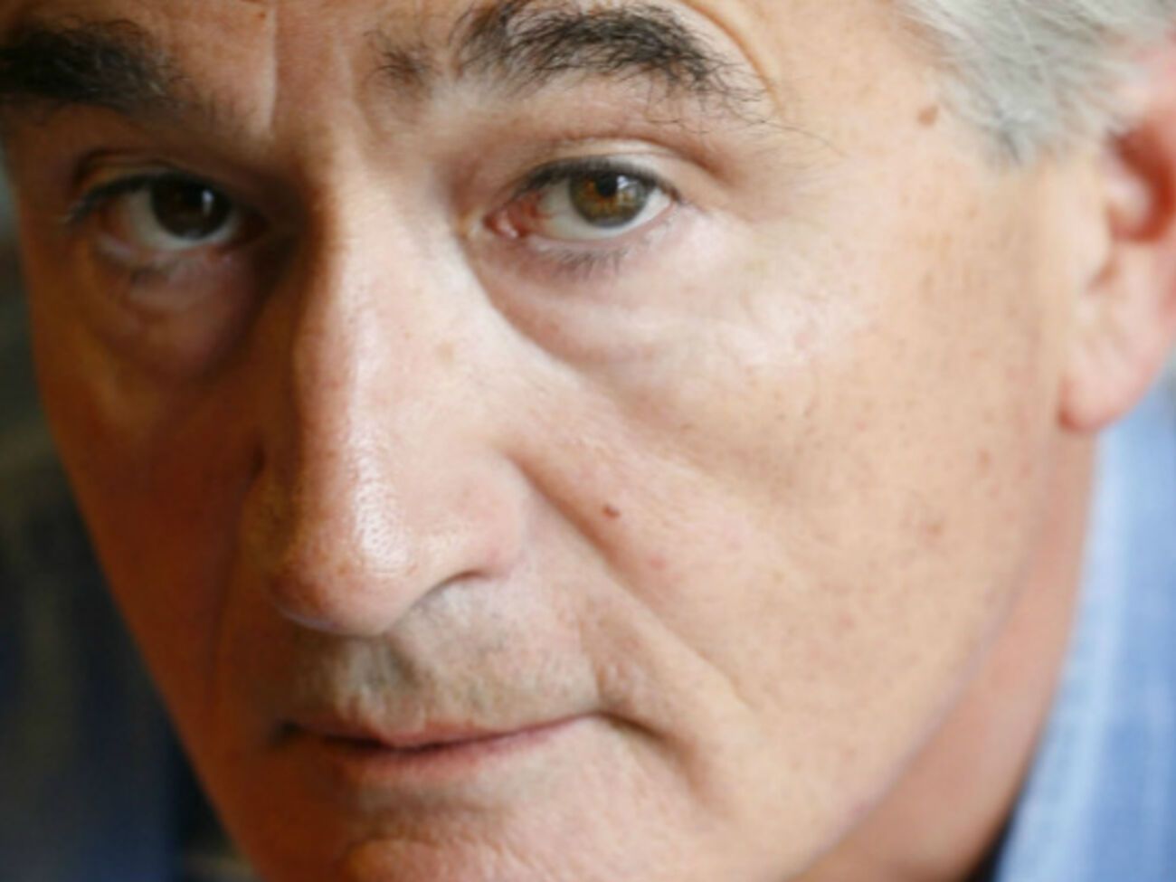 Энтони Бивор:&nbsp;Красная армия, в которую под конец войны на замену павшим призвали огромное количество молодых людей безо всякой подготовки, отличалась невероятно низкой дисциплиной