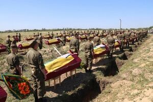 В церемонии прощания с безымянными героями приняли участие сотни горожан, местные власти, представители церкви, волонтеры и бойцы АТО