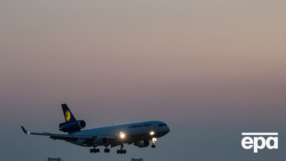 Lufthansa будет летать только в Москву и Санкт-Петербург