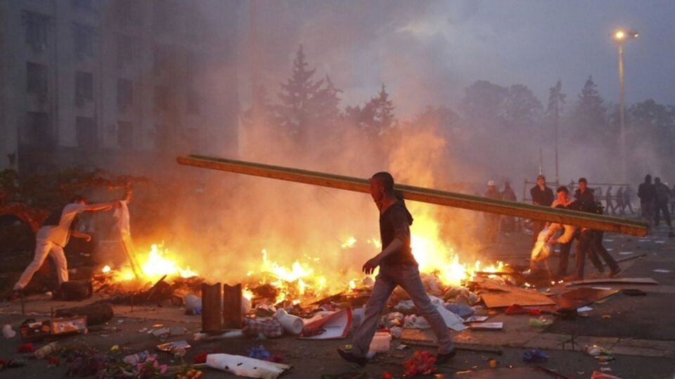 Противостояние в Одессе 2 мая 2014 года закончилось пожаром и смертью нескольких десятков человек