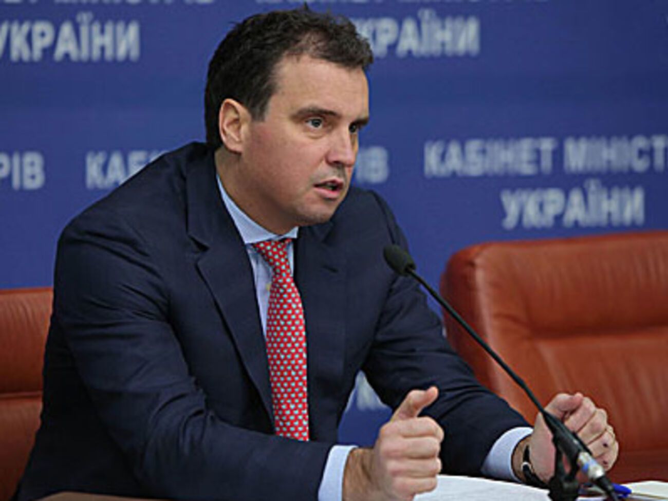 Абромавичус сообщил, что Кабмин одобрил админреформу