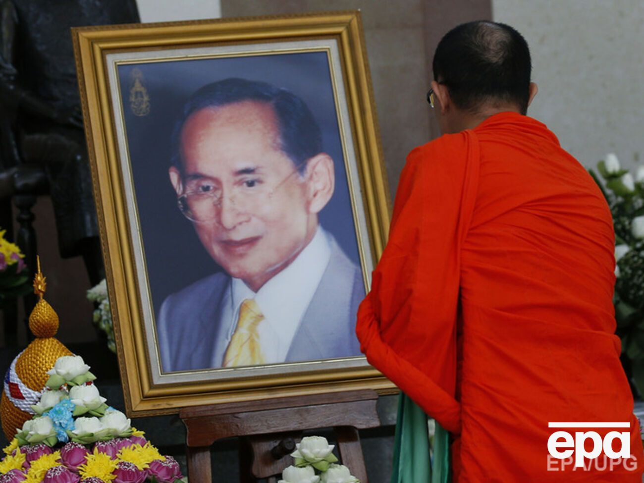 86-летний король Пумипон Адульядет является старейшим из правящих монархов в мире, он редко появляется на публике