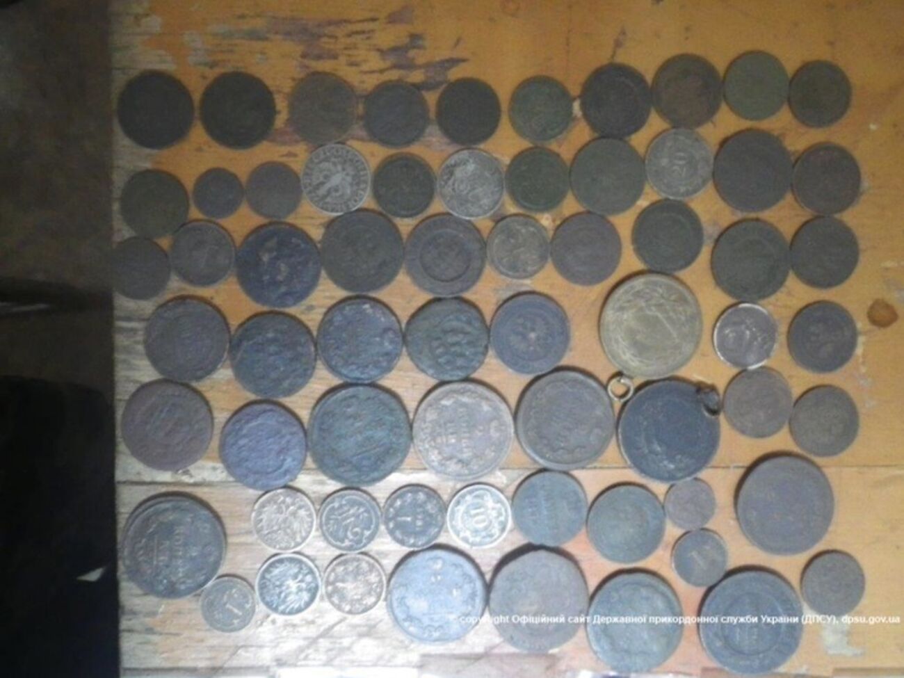 Монеты, изъятые на границе с Крымом, датированы тремя прошлыми веками