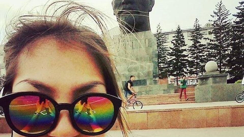 За лучшее #селфислениным можно выиграть планшет с закачанным в него полным собранием сочинений вождя мирового пролетариата