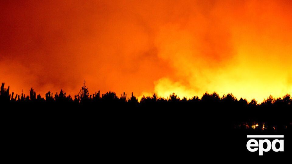 На юге Франции снова горят леса