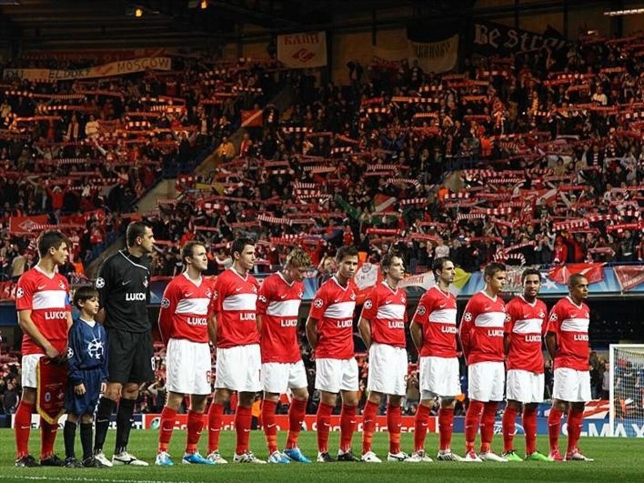 Команда "Спартак" не привыкла к молчащим трибунам на своих матчах